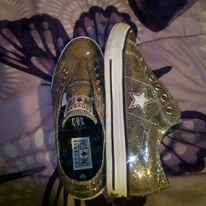 Converse one-star slip-on low top shoe